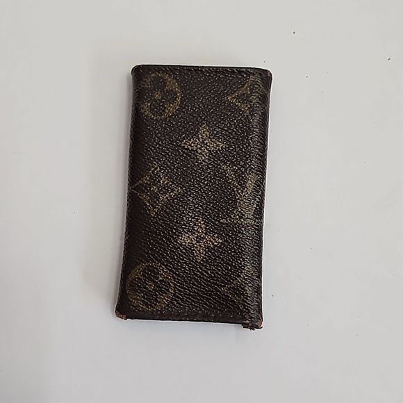 854 Discontinue Authentic LV vintage monogram amulet 6 keys multicles key holder - Picture 2 of 4